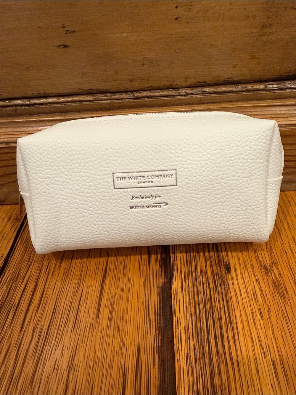 NEW💗 THE WHITE COMPANY LONDON WHITE COSMETIC BAG FOR BRITISH AIRWAYS WITH ITEMS
